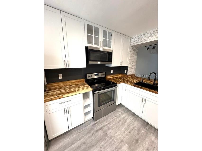 3204 Brigadoon Drive Clearwater FL 33759 A4693196 image10