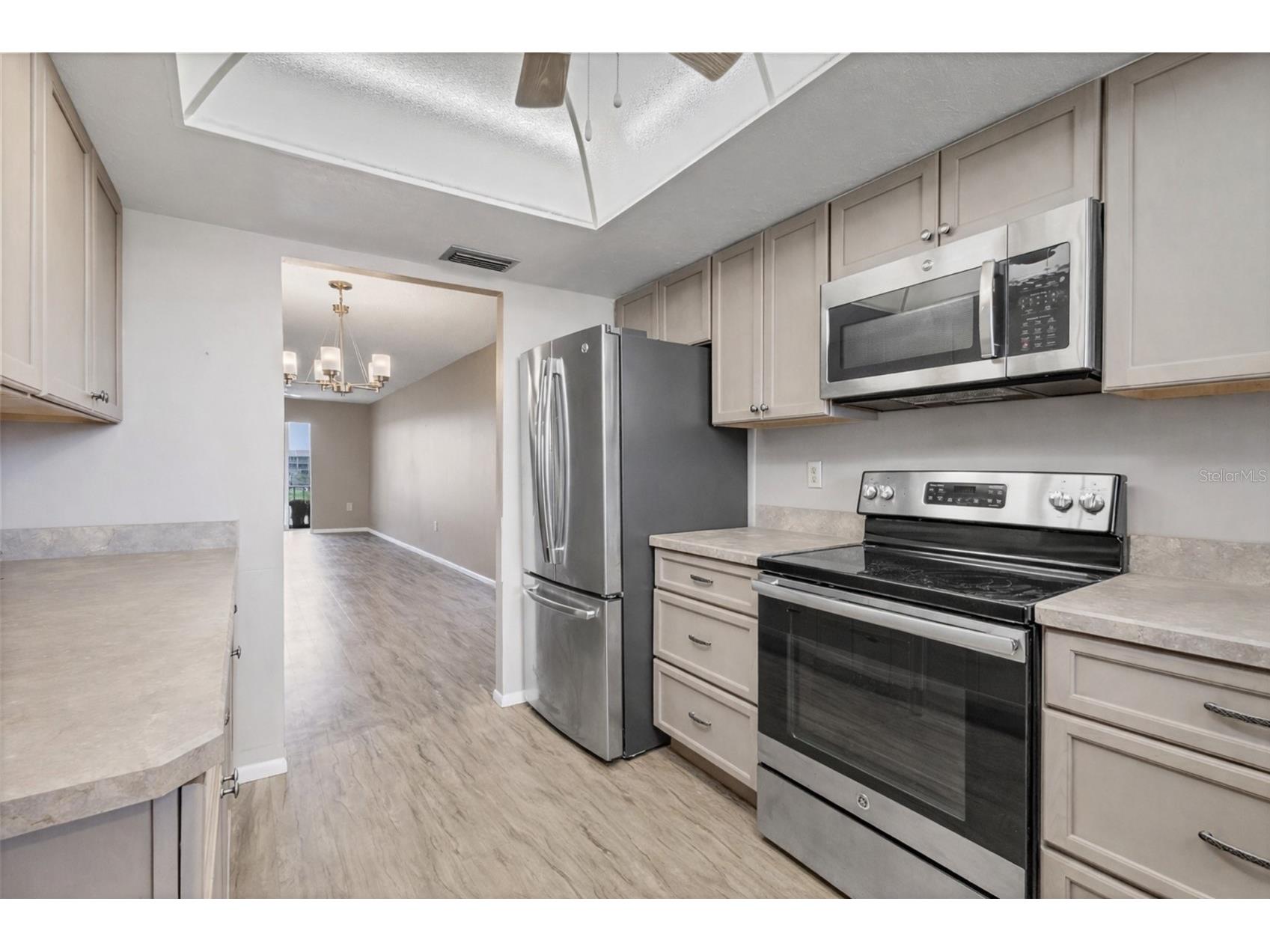 3204 Lake Bayshore Drive #407 Bradenton FL 34205 A4648104 image4