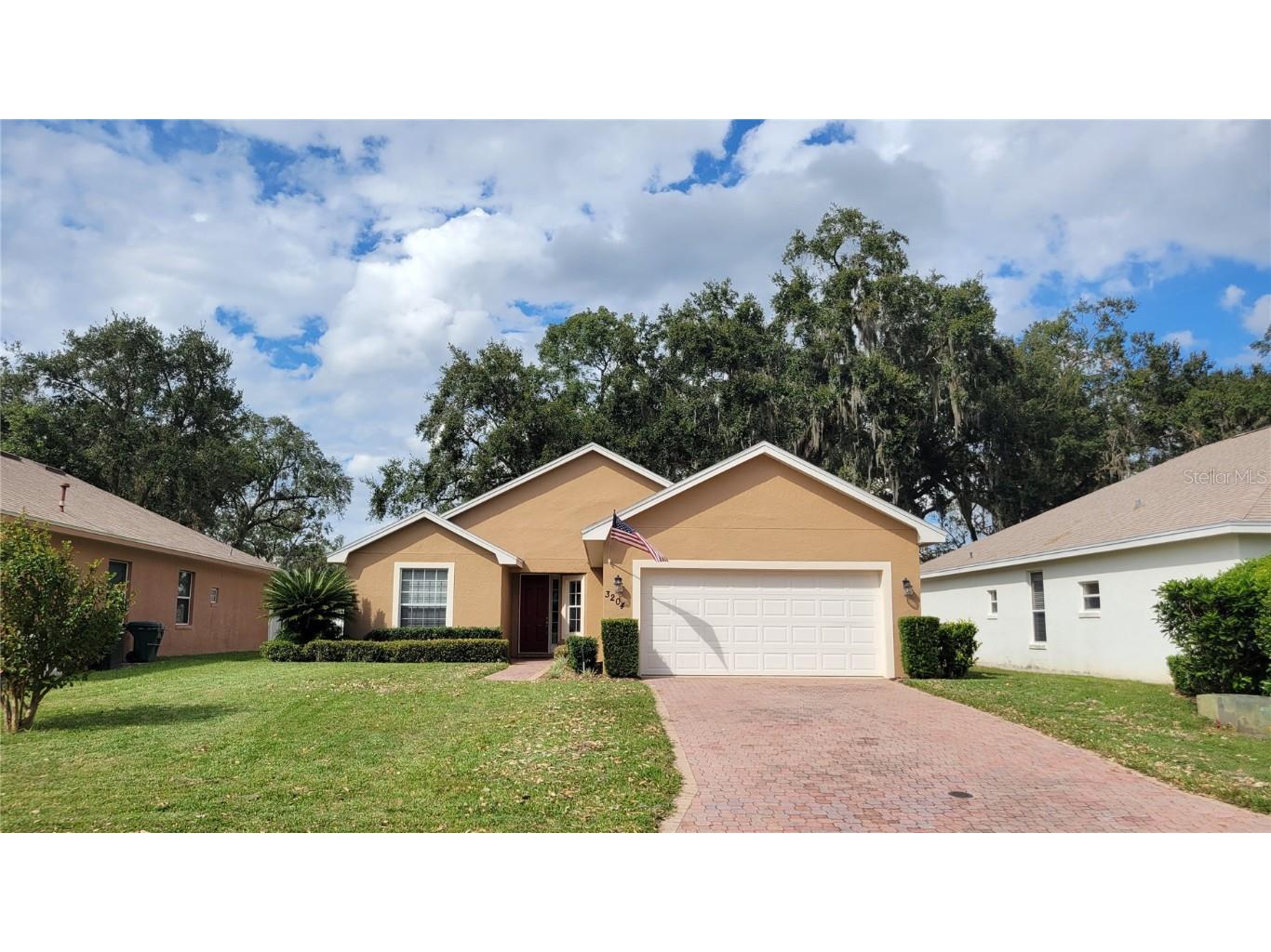 3204 Oak Tree Lane Winter Haven FL 33884 P4923086 image1