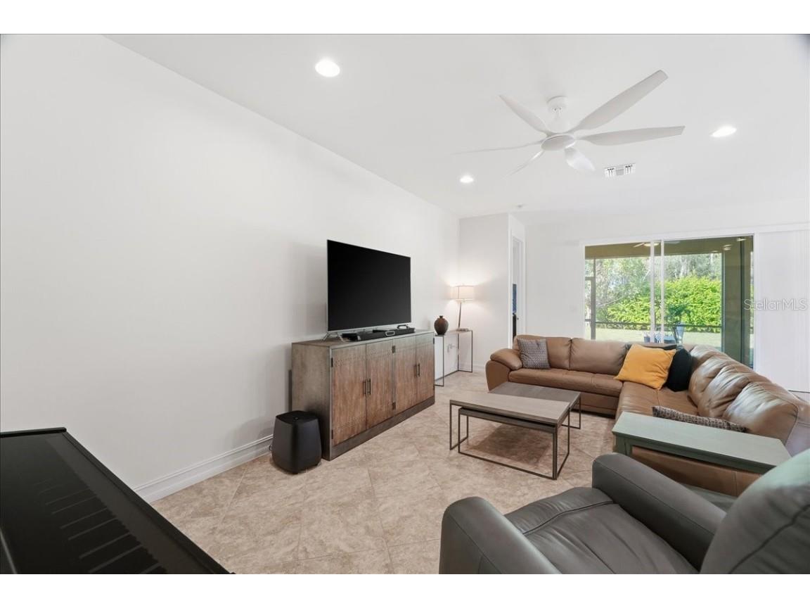 3204 Royal Gardens Avenue Fort Myers FL 33916 A4675665 image6