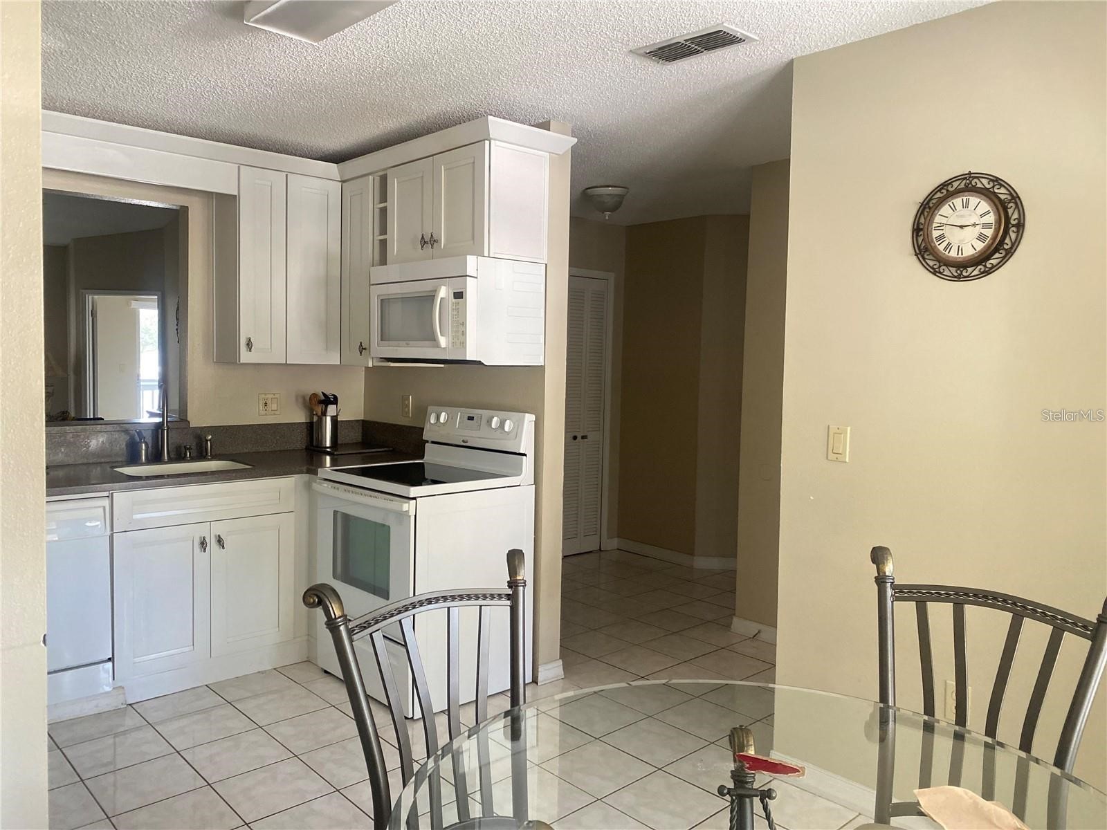 3204 Sabal Palms Court #B Kissimmee FL 34747 O6390707 image4