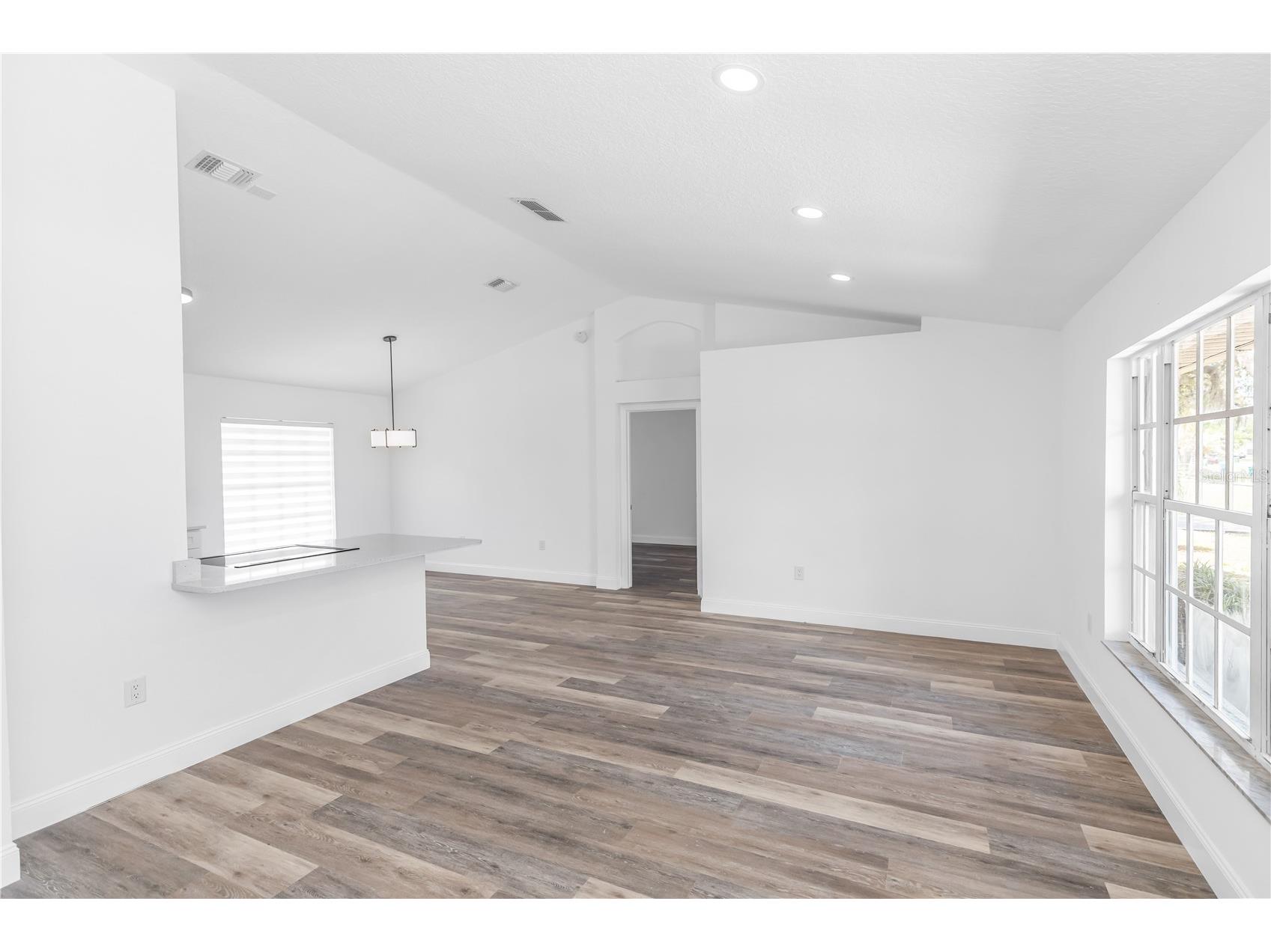 3204 Saint James Avenue Deltona FL 32738 O6403924 image2
