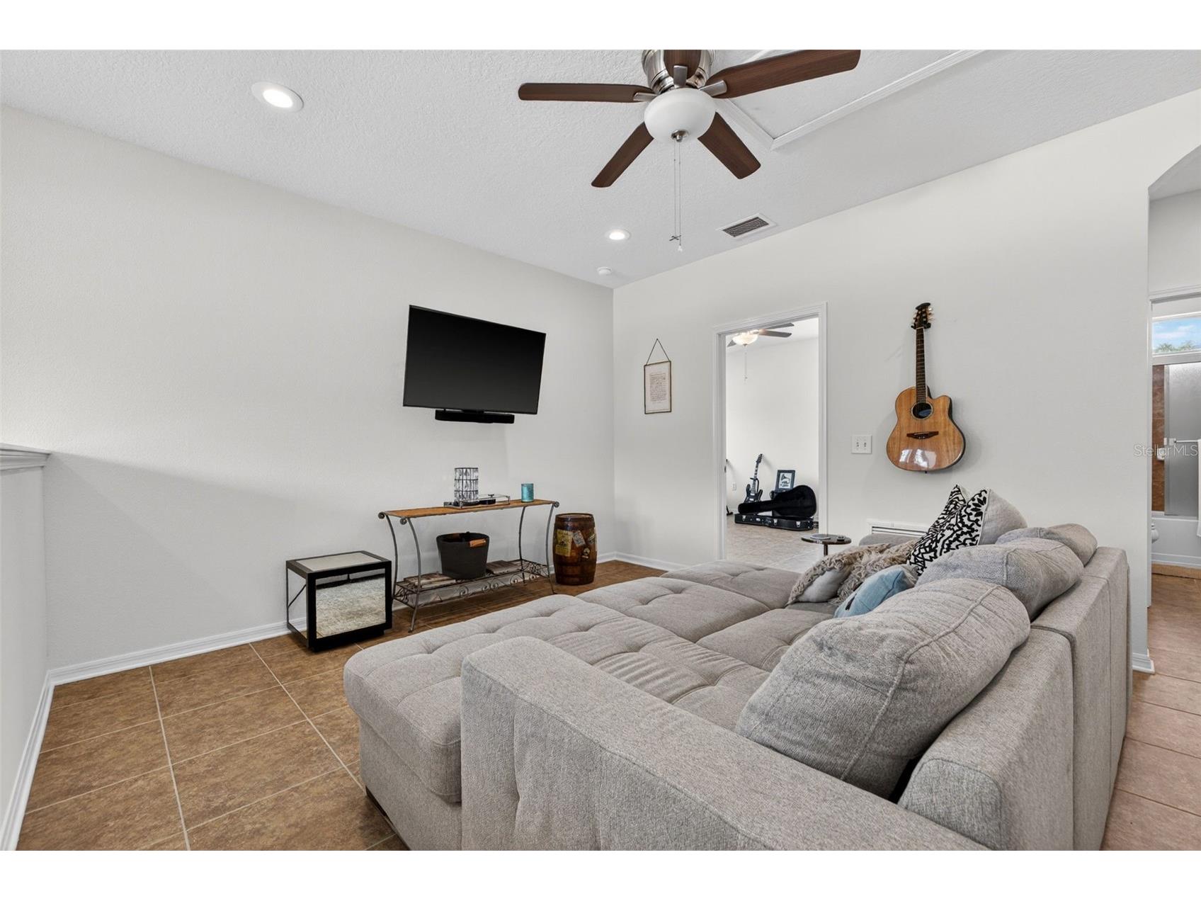 3204 W Marlin Avenue Tampa FL 33611 TB8496465 image2