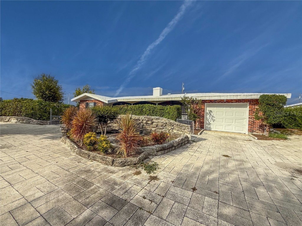 3205 Bougainvillea Street Sarasota FL 34239 A4666604 image1