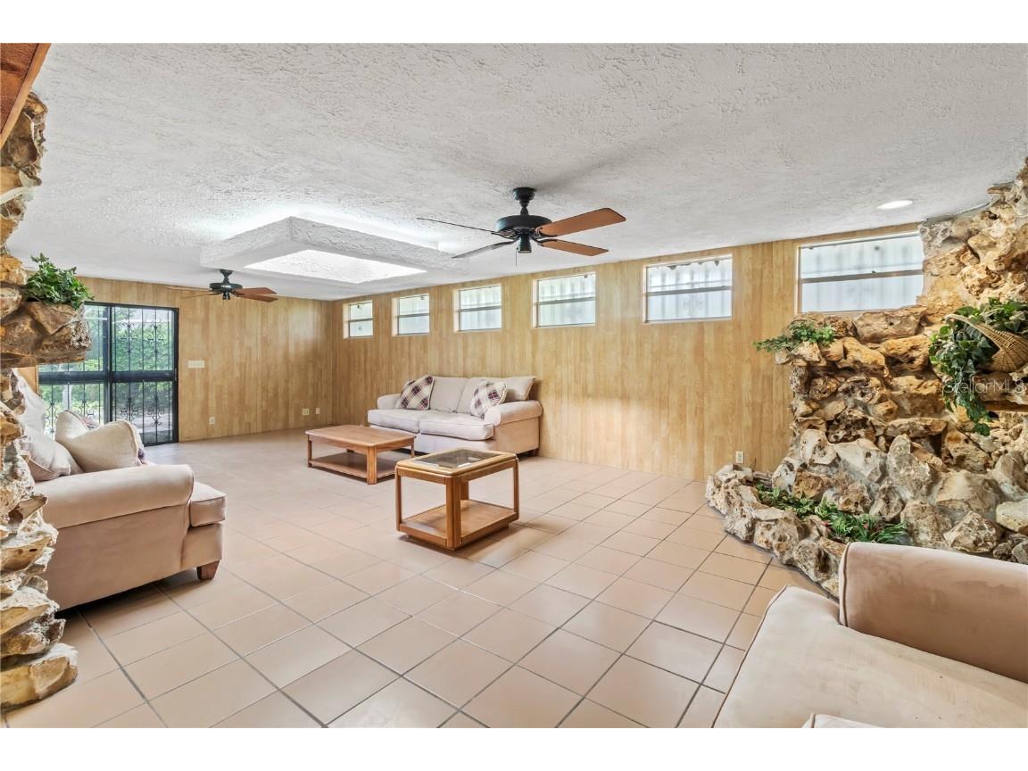 3205 Bougainvillea Street Sarasota FL 34239 A4666604 image18