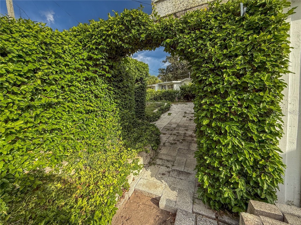 3205 Bougainvillea Street Sarasota FL 34239 A4666604 image21