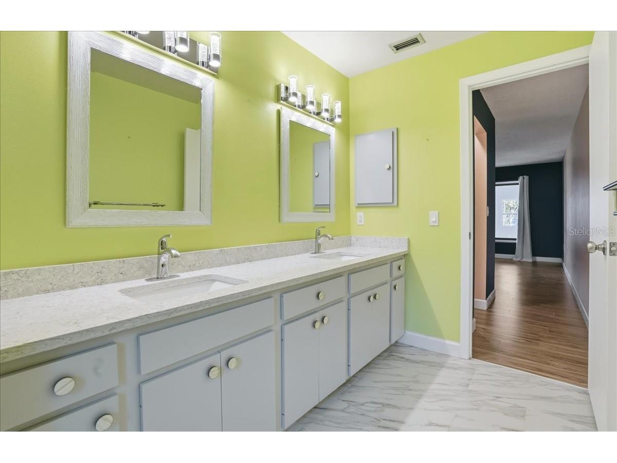 3205 Golden Eagle Lane Sarasota FL 34231 A4677694 image40