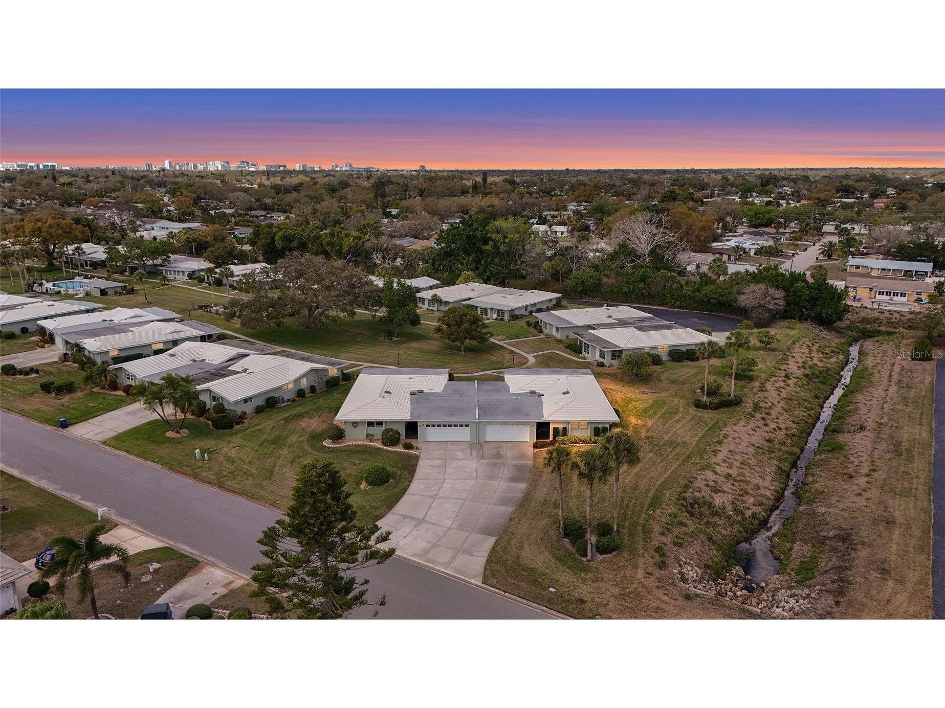 3206 Village Green Drive #1036 Sarasota FL 34239 A4683161 image1