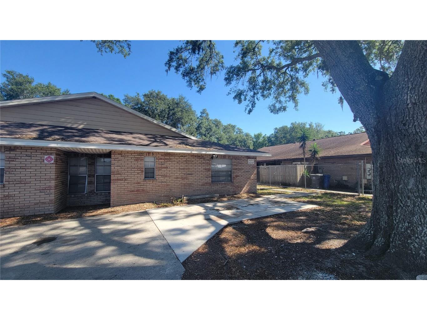 3207 Bloomingdale Villas Court Brandon FL 33511 T3479800 image1