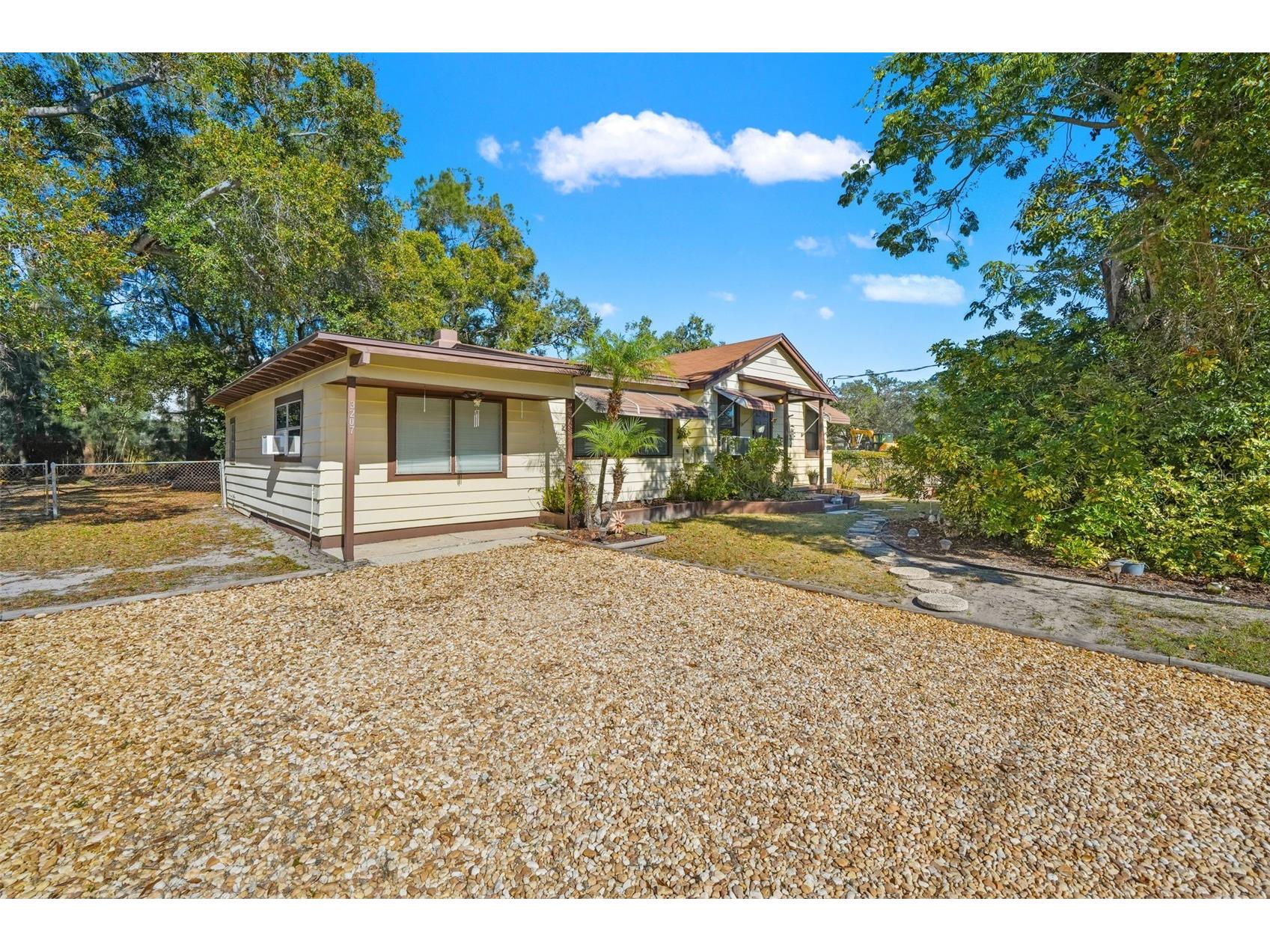 3207 W Wyoming Avenue Tampa FL 33611 TB8465831 image2