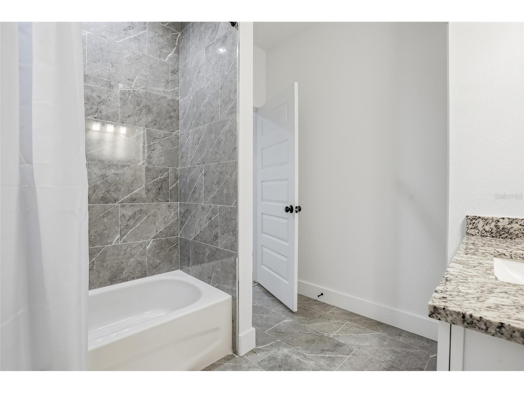 3208 Deleuil Avenue Tampa FL 33610 TB8473217 image20