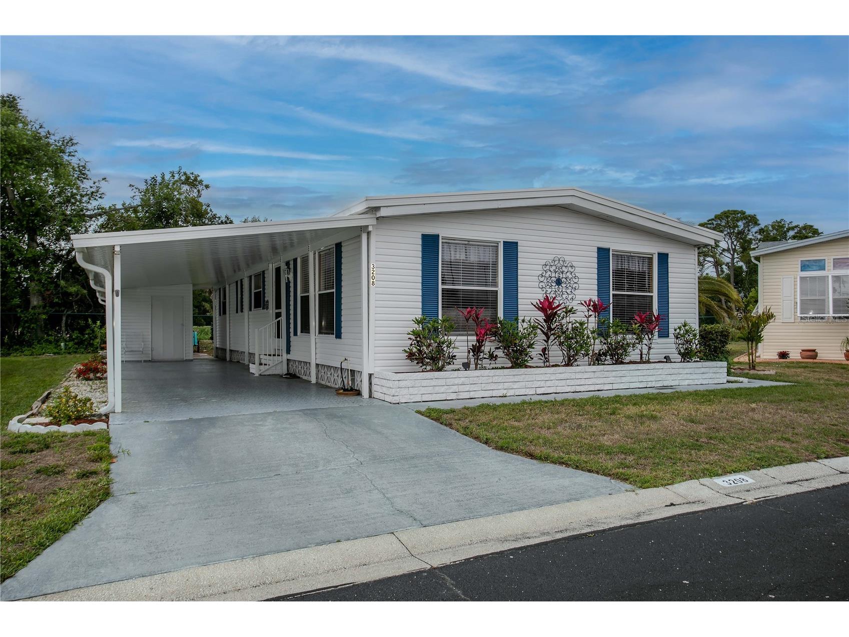 3208 Oakwood Boulevard S Sarasota FL 34237 A4688802 image1
