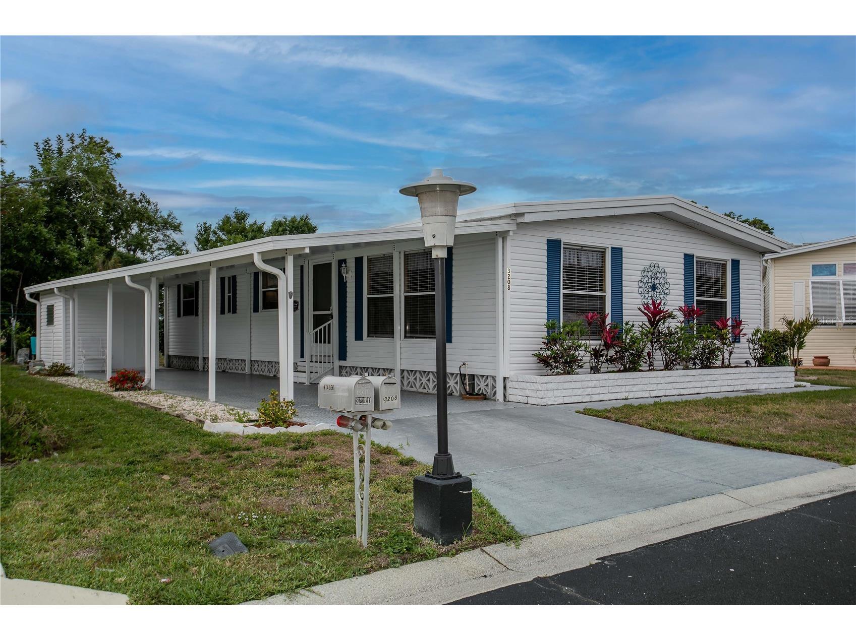 3208 Oakwood Boulevard S Sarasota FL 34237 A4688802 image21
