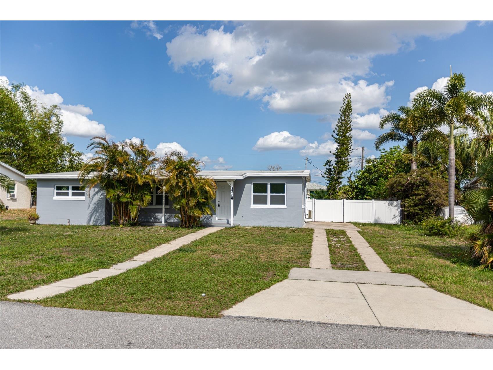3208 Pinetree Street Port Charlotte FL 33952 V4949166 image1