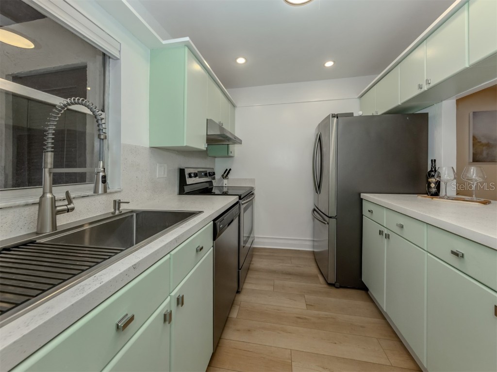 3208 Ramblewood Drive N Sarasota FL 34237 A4669982 image13