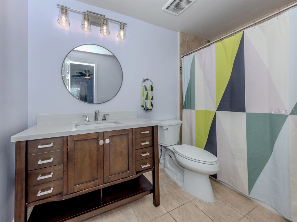 3208 Ramblewood Drive N Sarasota FL 34237 A4669982 image19