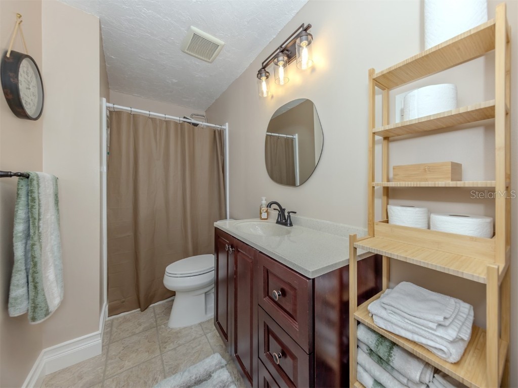 3208 Ramblewood Drive N Sarasota FL 34237 A4669982 image23