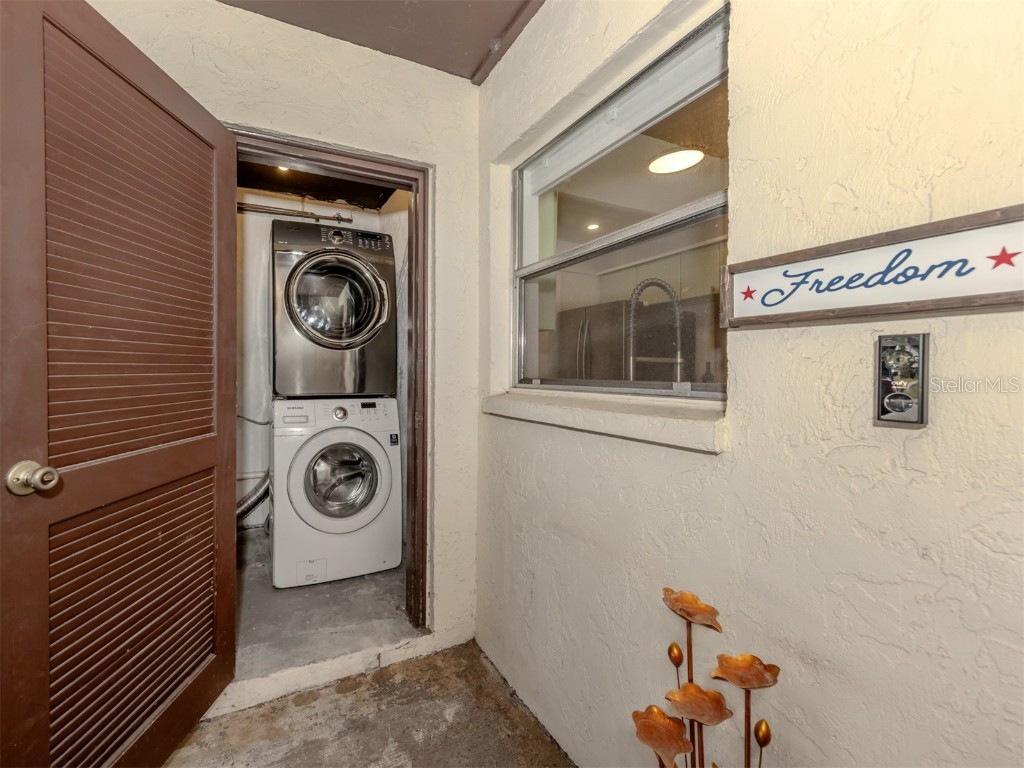 3208 Ramblewood Drive N Sarasota FL 34237 A4669982 image26