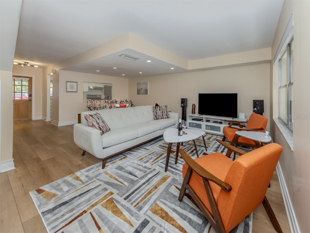 3208 Ramblewood Drive N Sarasota FL 34237 A4669982 image3