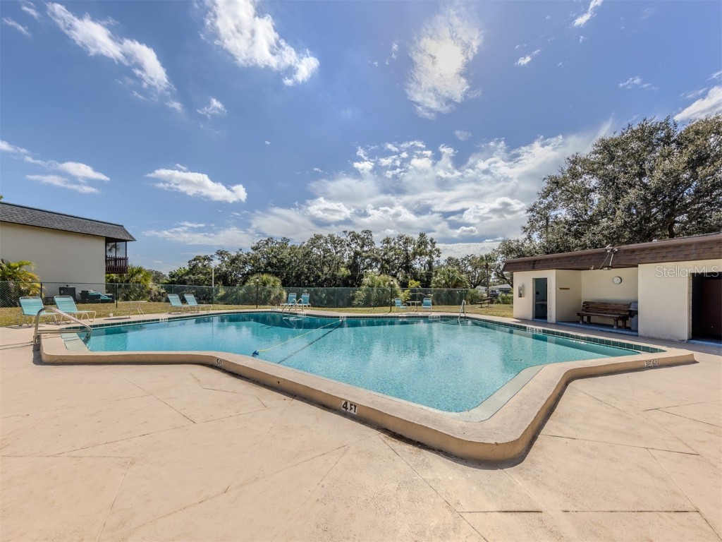 3208 Ramblewood Drive N Sarasota FL 34237 A4669982 image33