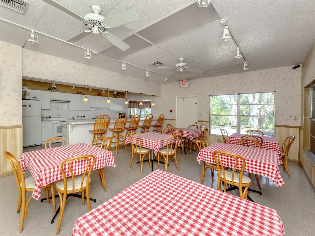 3208 Ramblewood Drive N Sarasota FL 34237 A4669982 image35