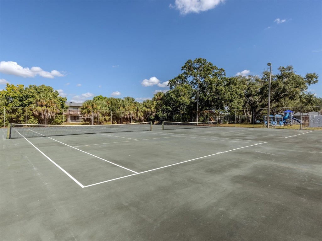 3208 Ramblewood Drive N Sarasota FL 34237 A4669982 image43