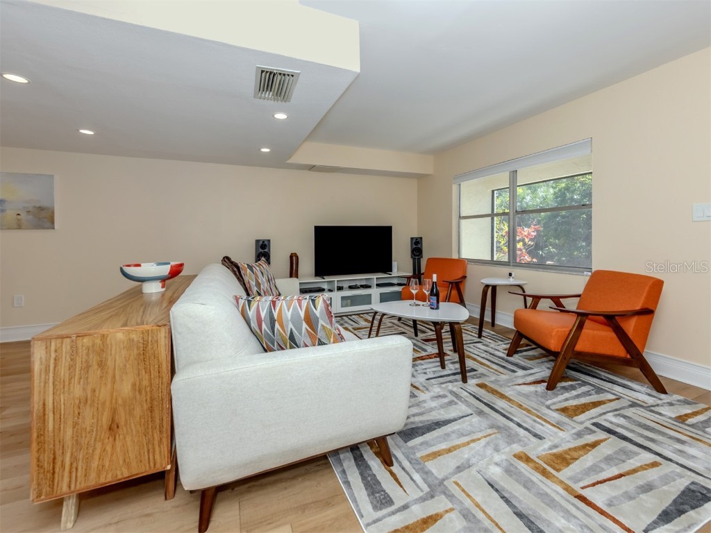 3208 Ramblewood Drive N Sarasota FL 34237 A4669982 image6