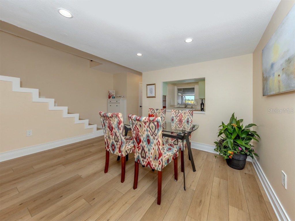 3208 Ramblewood Drive N Sarasota FL 34237 A4669982 image7