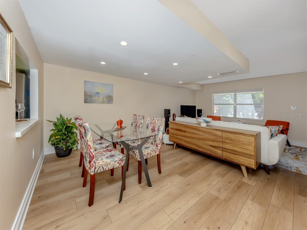 3208 Ramblewood Drive N Sarasota FL 34237 A4669982 image9