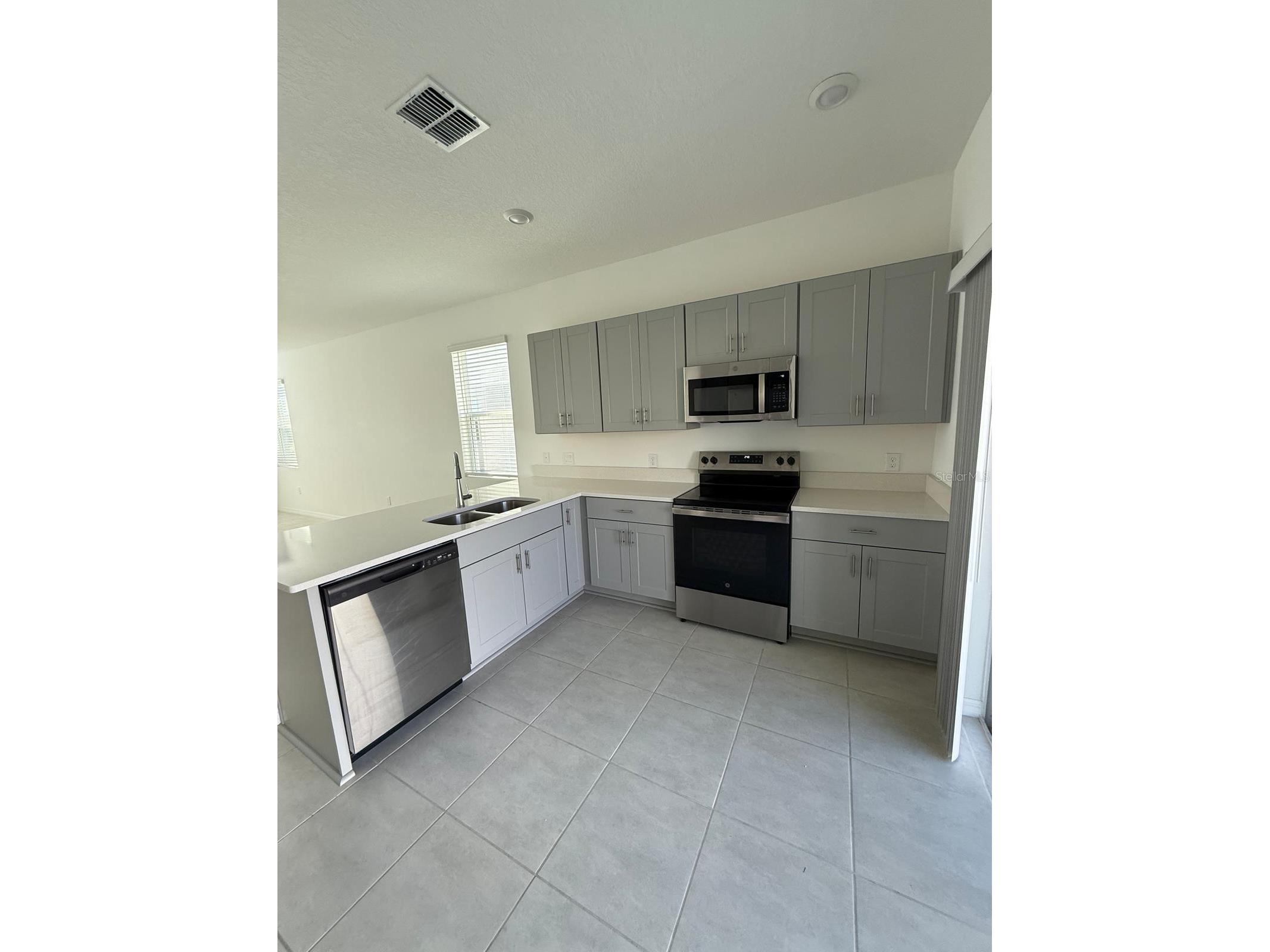 3208 Skyline Loop Kissimmee FL 34758 S5148408 image17