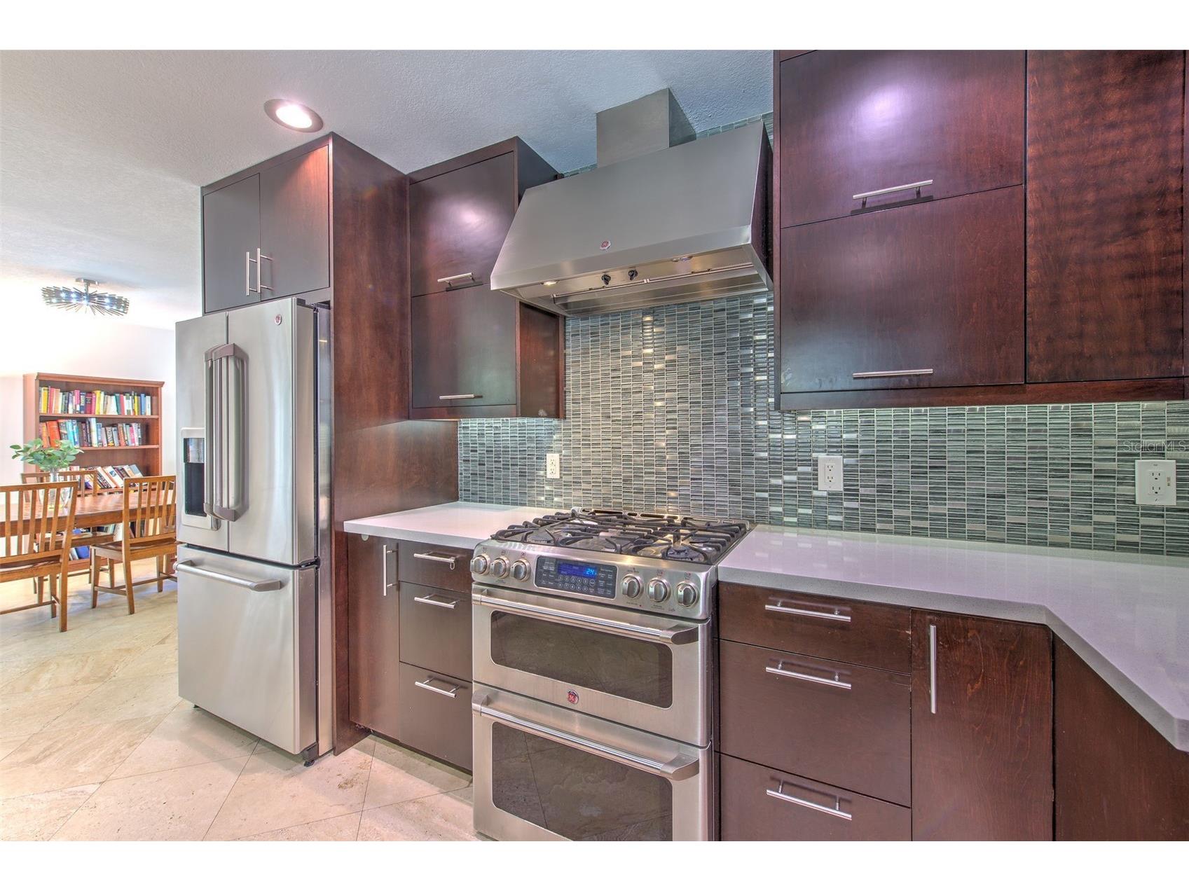 3208 W Hawthorne Road Tampa FL 33611 TB8479770 image10
