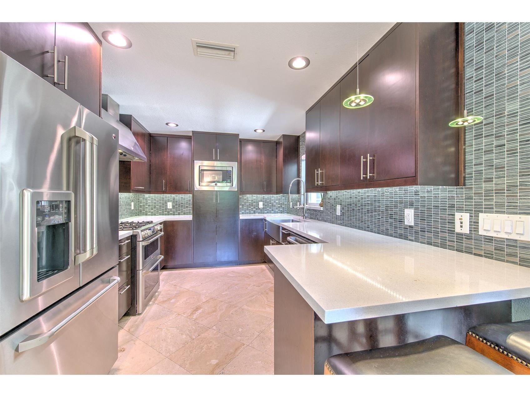 3208 W Hawthorne Road Tampa FL 33611 TB8479770 image3