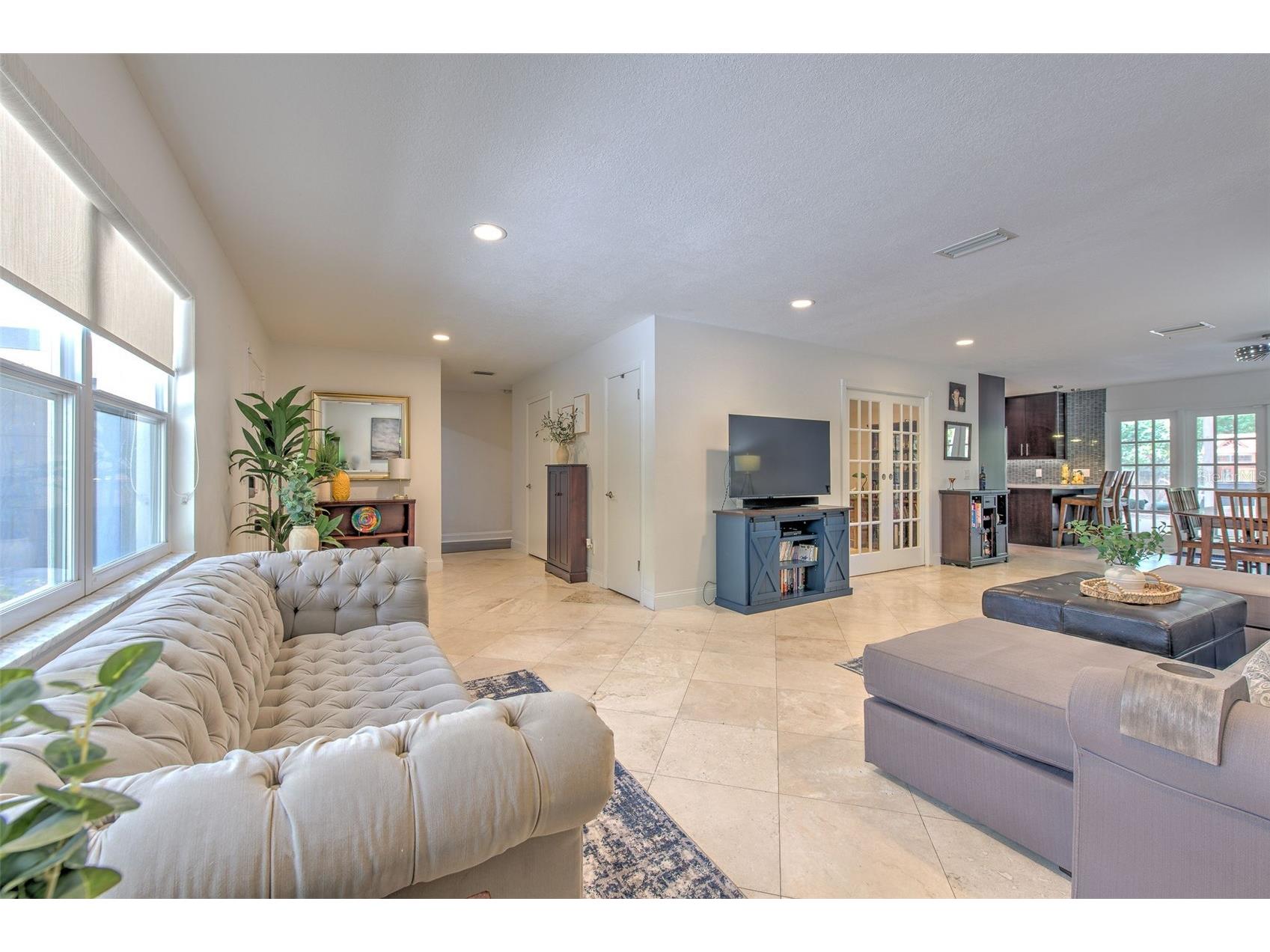 3208 W Hawthorne Road Tampa FL 33611 TB8479770 image7