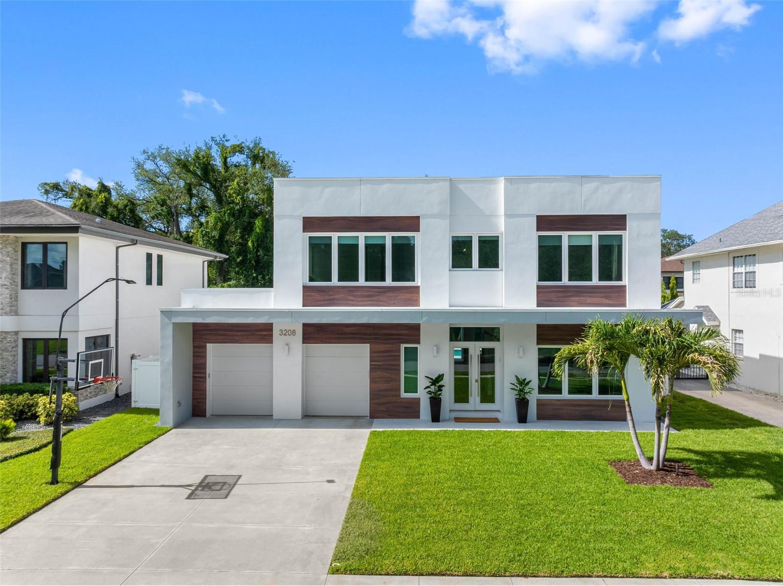 3208 W Lawn Avenue Tampa FL 33611 TB8515630 image1