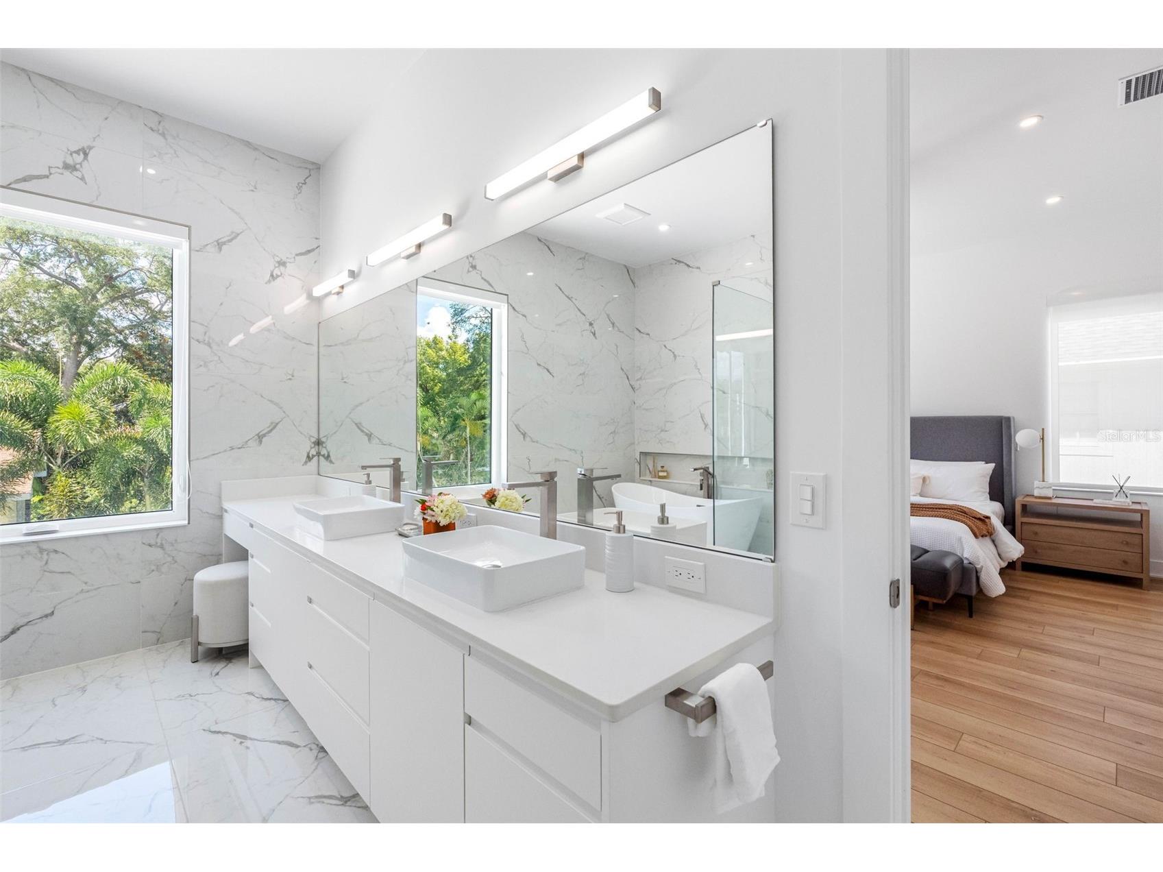 3208 W Lawn Avenue Tampa FL 33611 TB8515630 image35