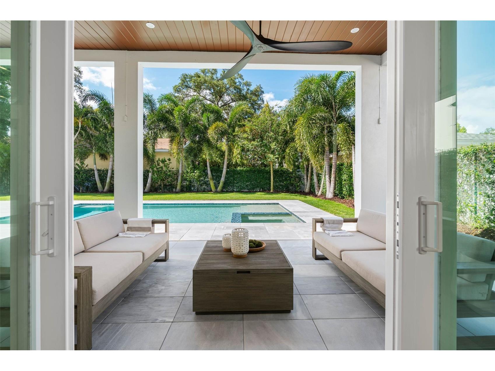 3208 W Lawn Avenue Tampa FL 33611 TB8515630 image5