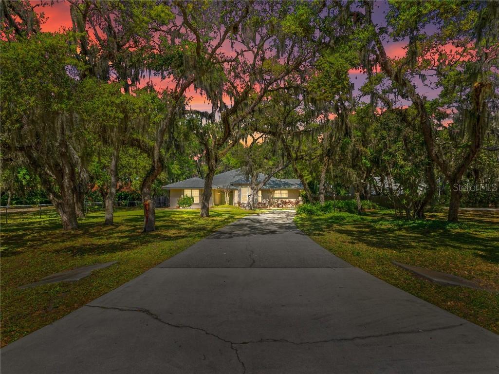 3209 Oak Grove Drive Sarasota FL 34243 A4602793 image1