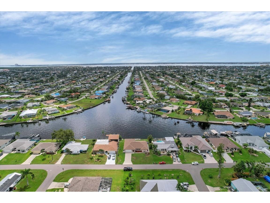 3209 SE 10th Avenue Cape Coral FL 33904 - RUBICON CANAL A4579075 image1