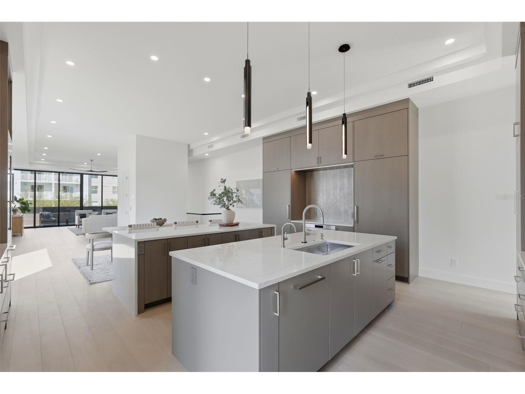 321 2nd Street N Saint Petersburg FL 33701 TB8489207 image11