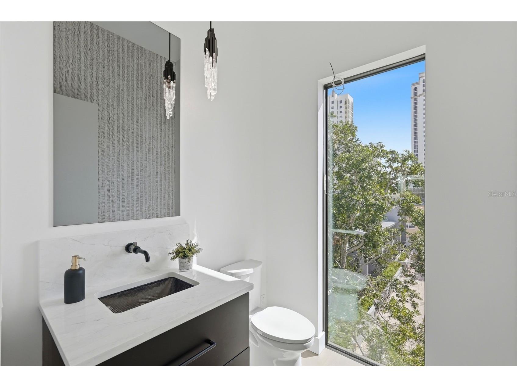 321 2nd Street N Saint Petersburg FL 33701 TB8489207 image14