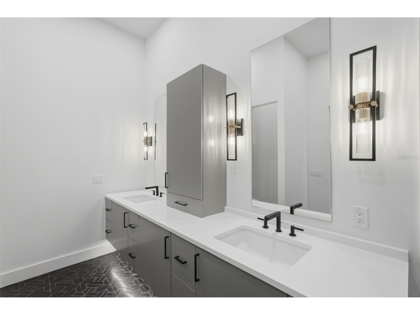 321 2nd Street N Saint Petersburg FL 33701 TB8489207 image25