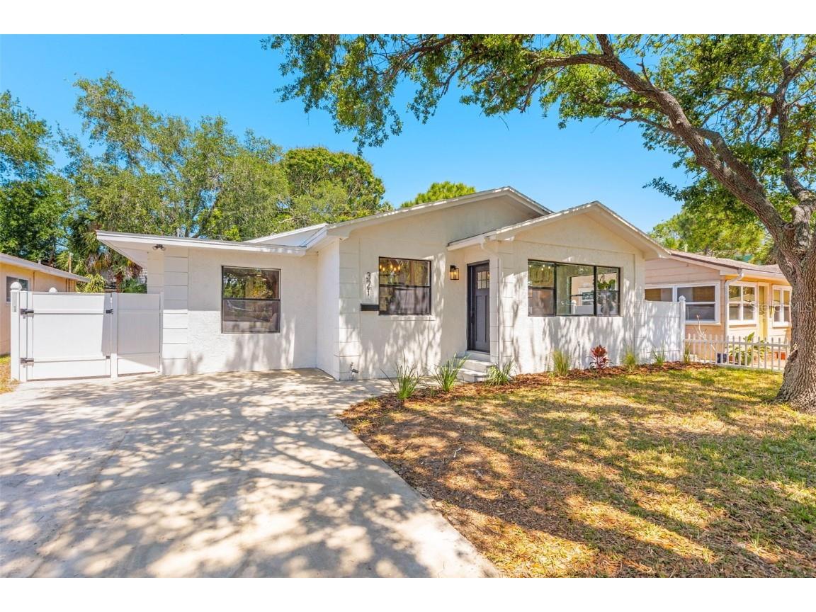321 42nd Avenue S Saint Petersburg FL 33705 U8195803 image1