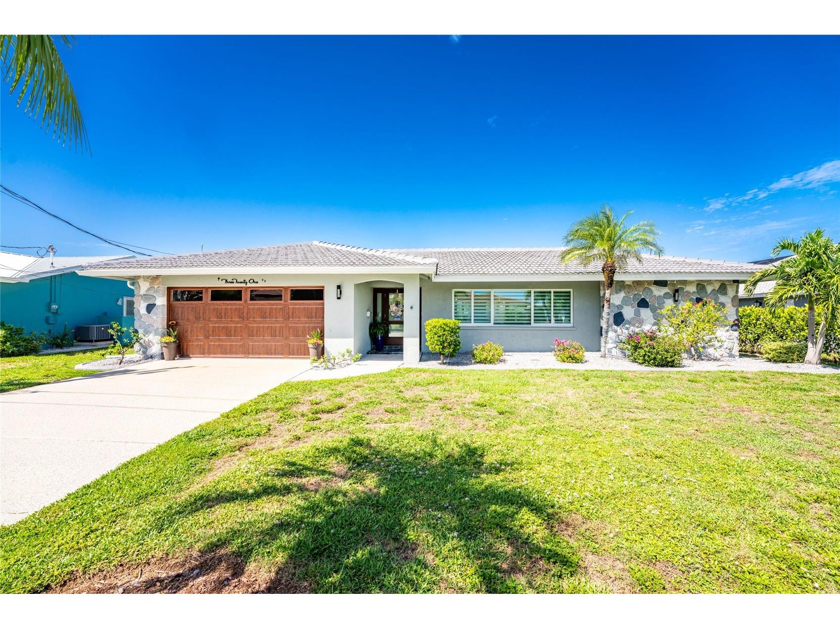 321 Capri Isles Ct Punta Gorda FL 33950 C7528462 image3