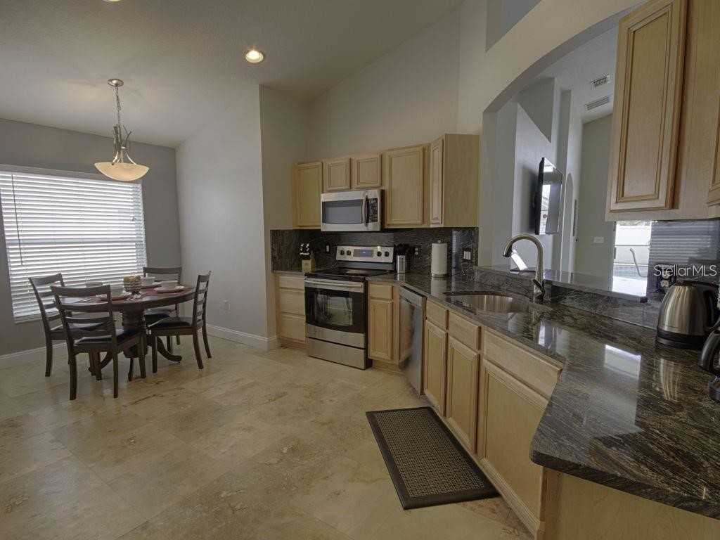 321 Henley Circle Davenport FL 33896 A4686060 image3