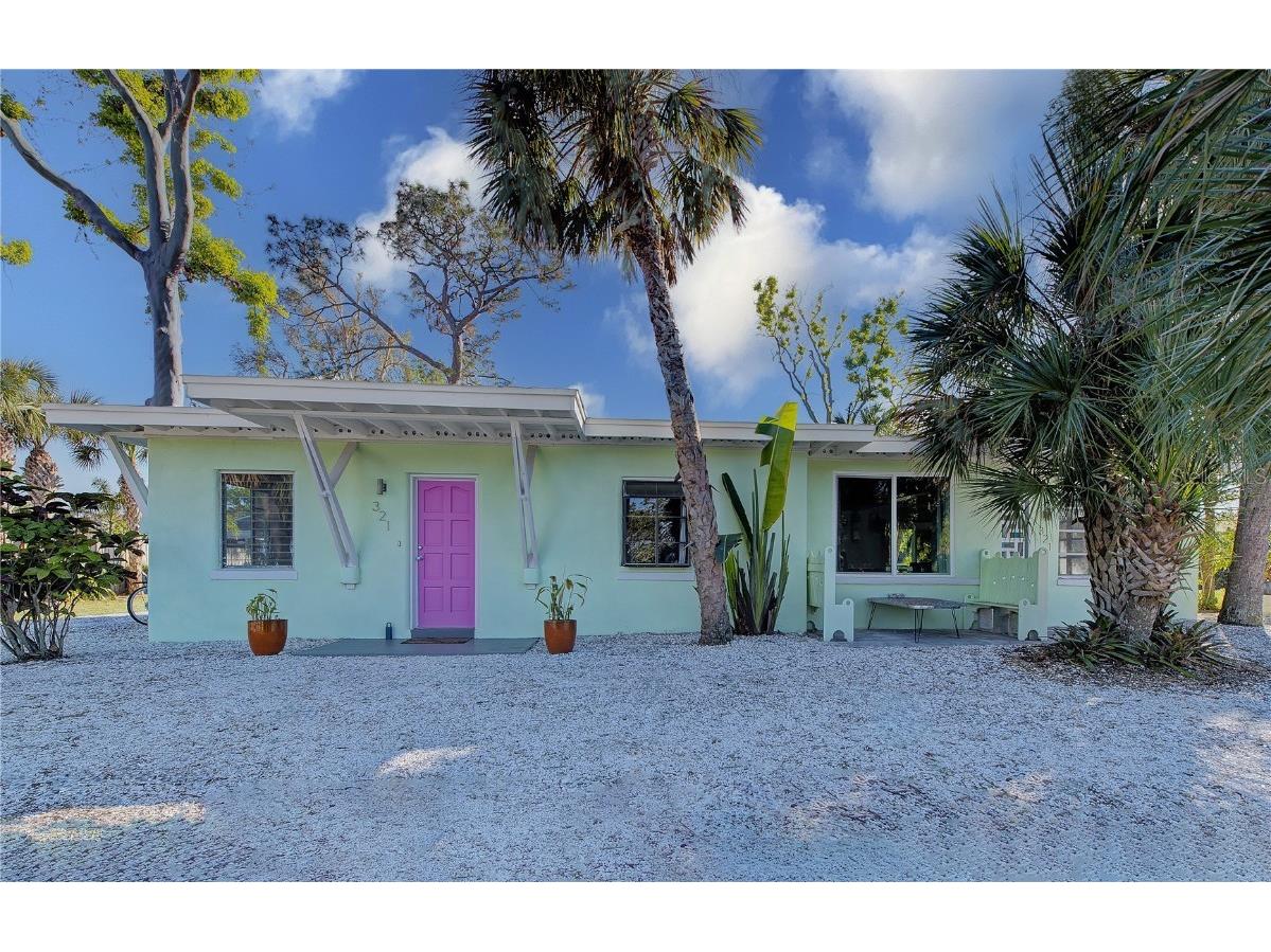 321 Hills Road Nokomis FL 34275 A4629572 image1