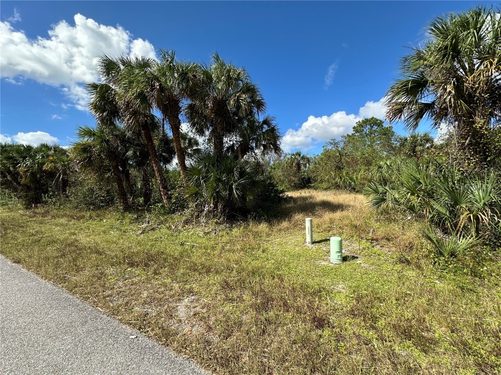 321 Pembroke Drive Port Charlotte FL 33954 - CRESTWOOD WATERWAY C7500172 image1