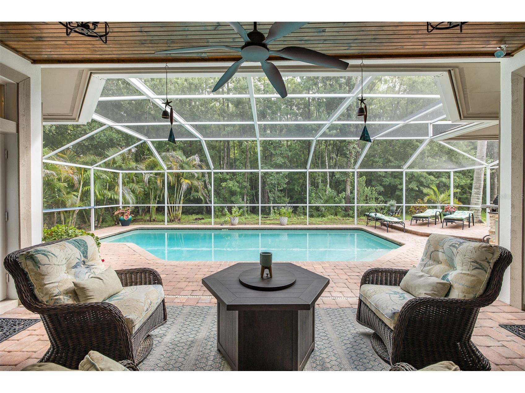 321 Waterford Circle E Tarpon Springs FL 34688 W7886163 image2