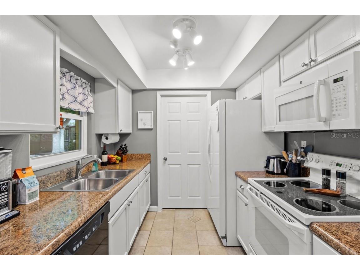 3210 Wood Street Sarasota FL 34237 A4564469 image32