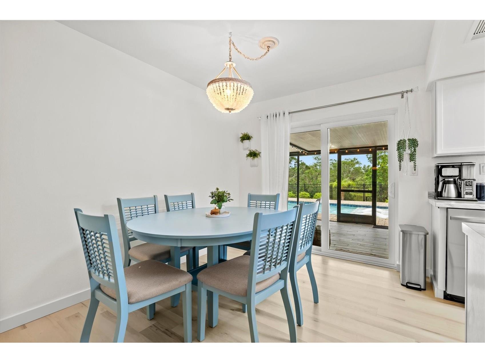 3210 Wood Street Sarasota FL 34237 A4564469 image14