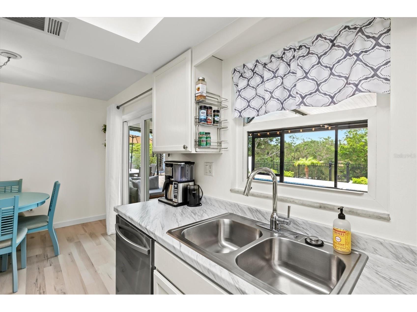 3210 Wood Street Sarasota FL 34237 A4564469 image19